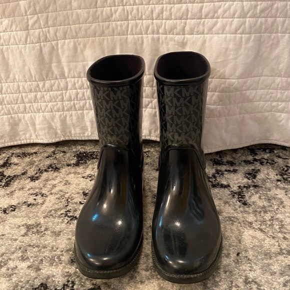 Michael Kors Rain boots - Picture 2 of 3